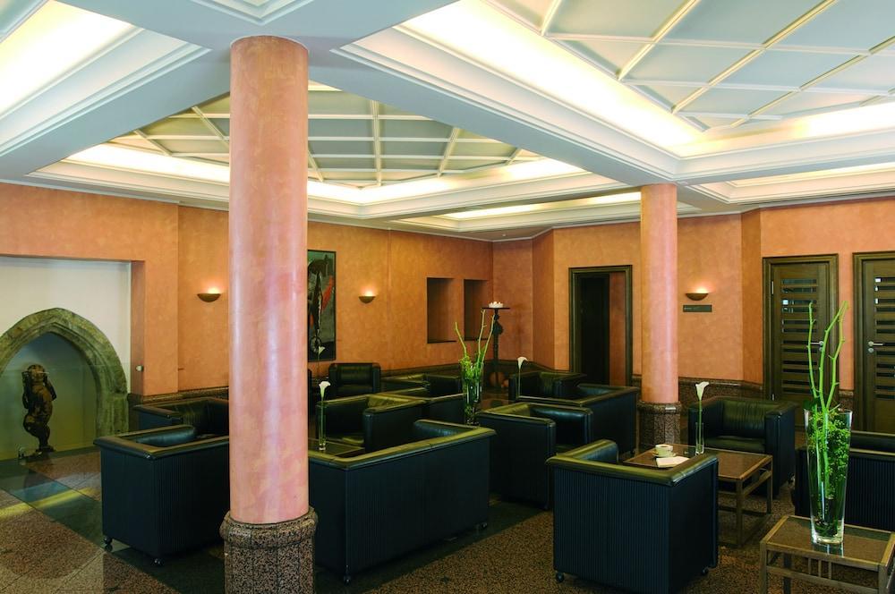 Hotel Kloesterle Noerdlingen - In Kuerze Elaya Hotel Kloesterle Nördlingen Extérieur photo
