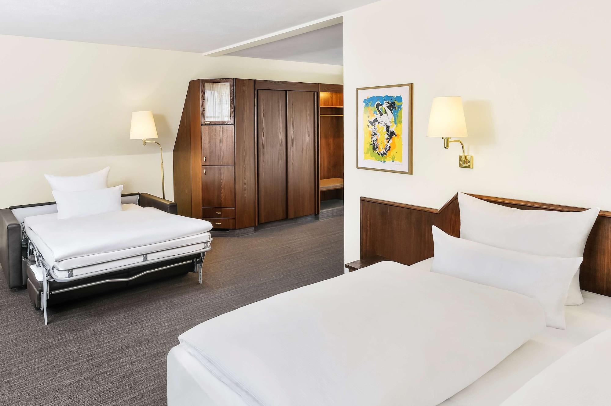 Hotel Kloesterle Noerdlingen - In Kuerze Elaya Hotel Kloesterle Nördlingen Extérieur photo