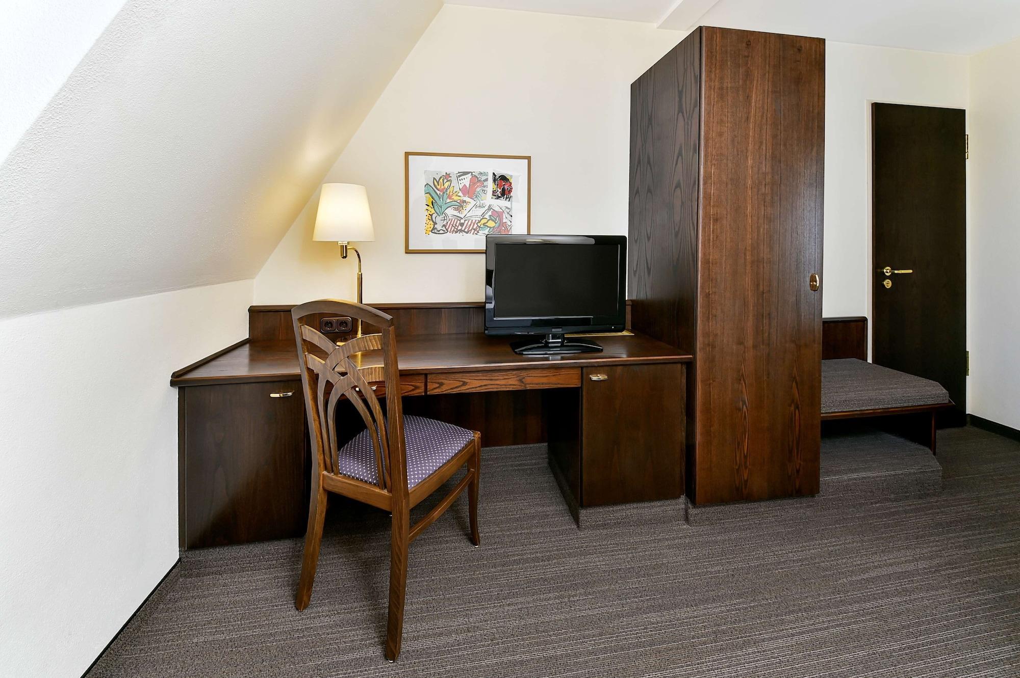 Hotel Kloesterle Noerdlingen - In Kuerze Elaya Hotel Kloesterle Nördlingen Extérieur photo