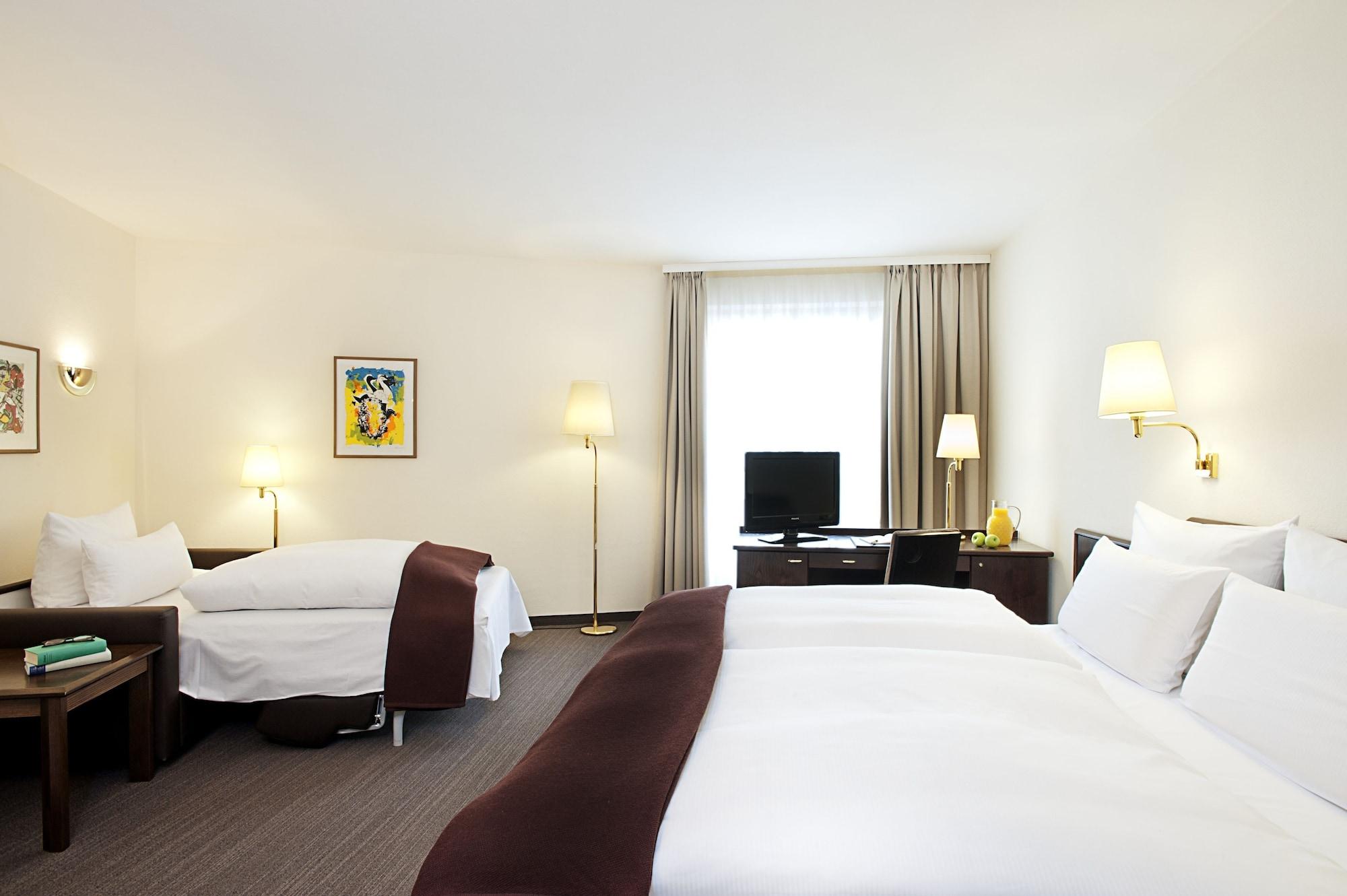 Hotel Kloesterle Noerdlingen - In Kuerze Elaya Hotel Kloesterle Nördlingen Extérieur photo
