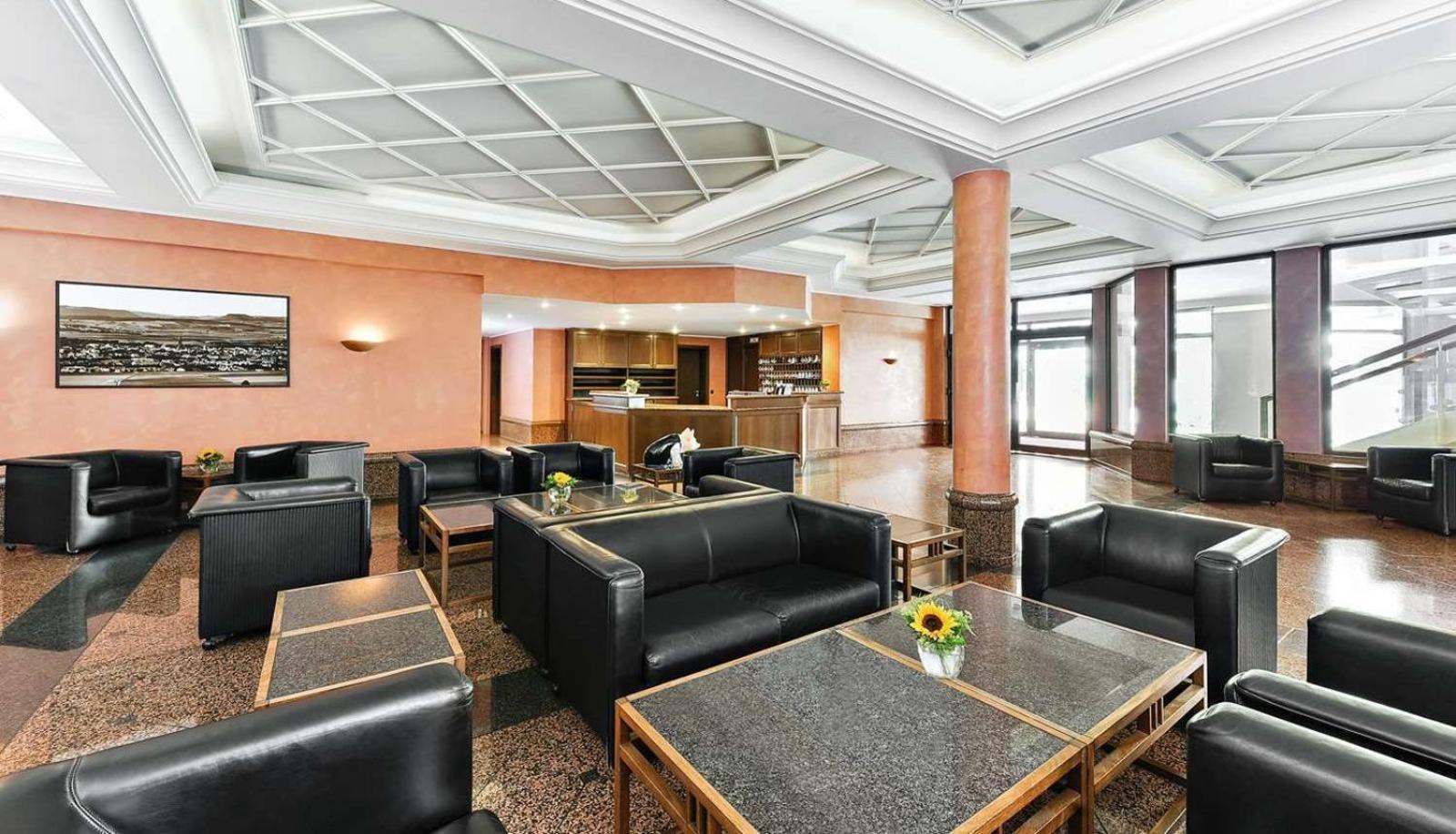 Hotel Kloesterle Noerdlingen - In Kuerze Elaya Hotel Kloesterle Nördlingen Extérieur photo