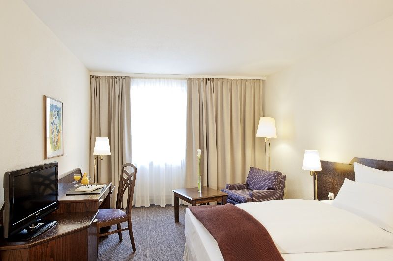 Hotel Kloesterle Noerdlingen - In Kuerze Elaya Hotel Kloesterle Nördlingen Extérieur photo