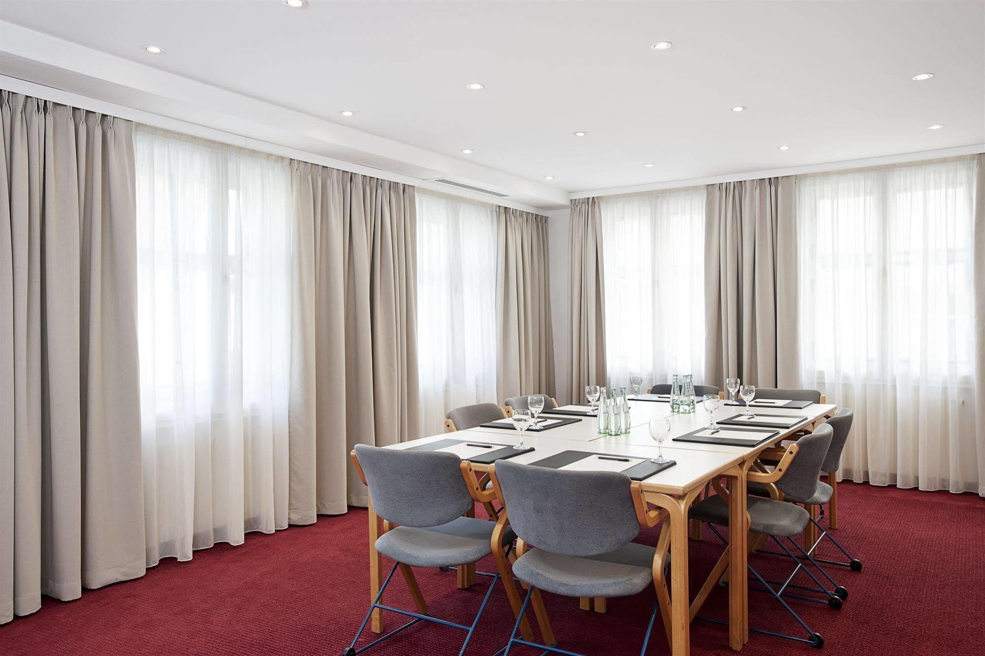 Hotel Kloesterle Noerdlingen - In Kuerze Elaya Hotel Kloesterle Nördlingen Extérieur photo